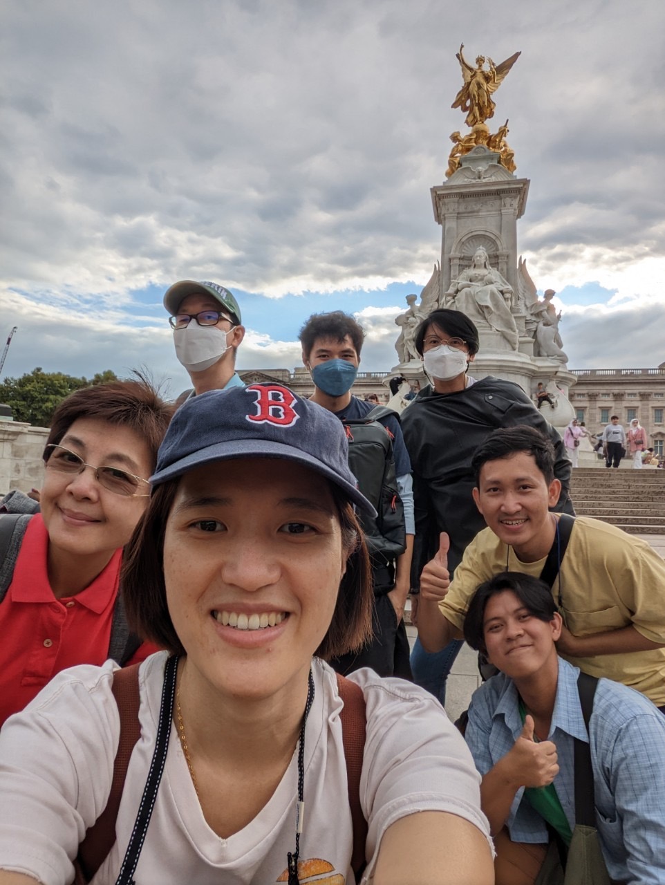 Group photo in Buckingham Palace, London